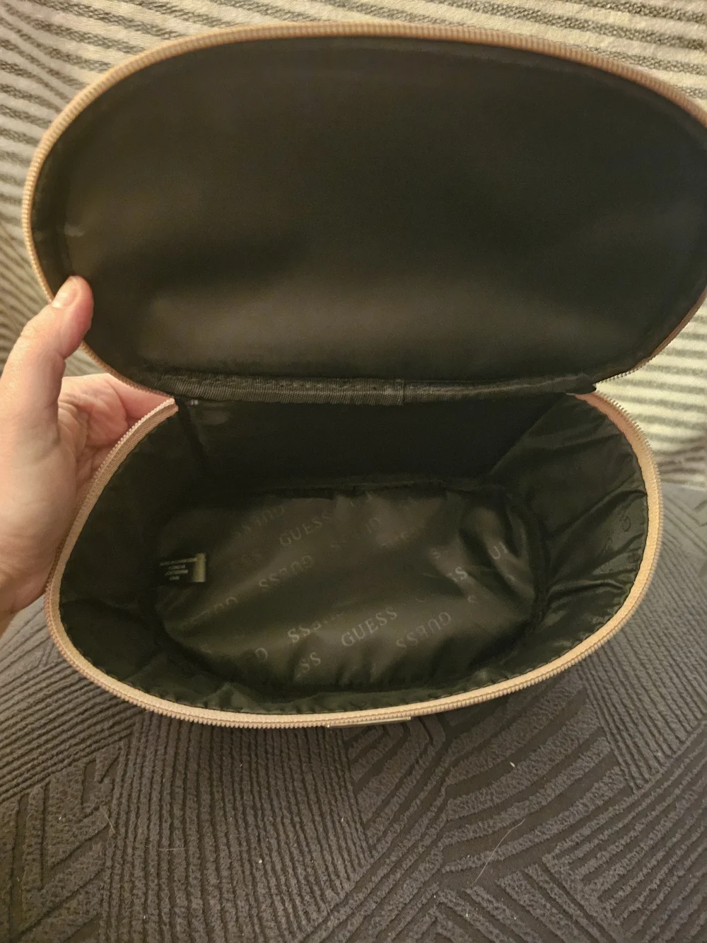 NWT Guess Monogram Travel Cosmetic Bag